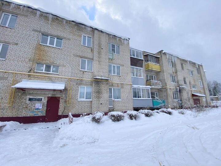 3-к. квартира, 64 м², 1/3 эт.