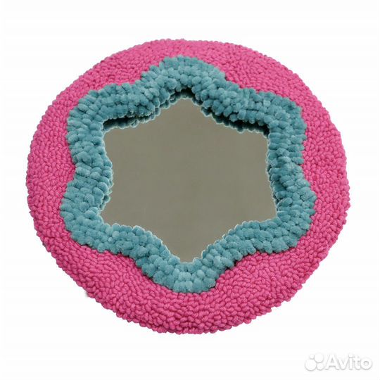 Декоративное плюшевое зеркало