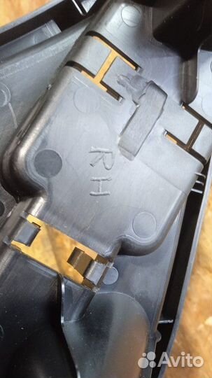 Ящик инструментов правый Mazda Cx-7 2007-2012