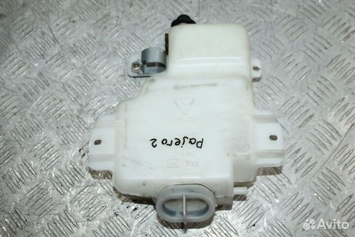 Бачок заднего омывателя Mitsubishi Pajero 2