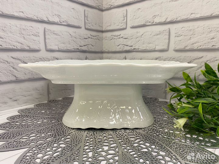 Поднос на ножке 26 см Бернадотт