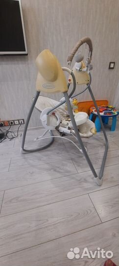 Электронные качели шезлонг Graco