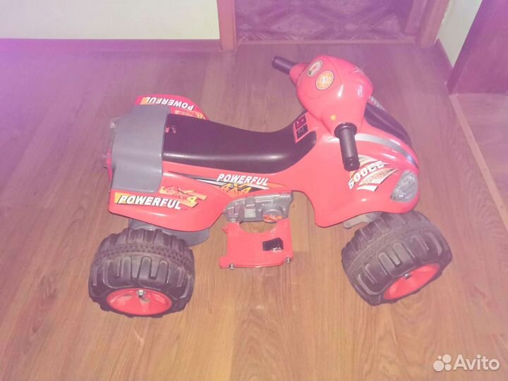 Детский квадроцикл на аккумуляторе