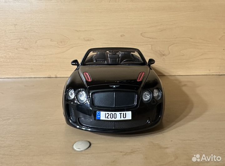 Модель Bentley 1:18