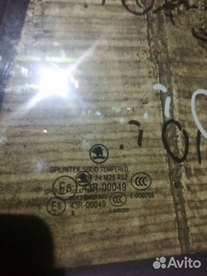 Форточка задней двери Skoda Octavia A5