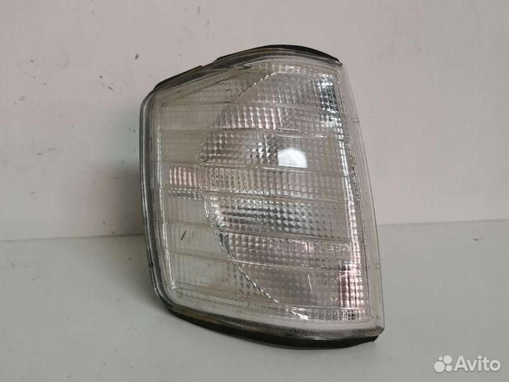 Поворотник правый Mercedes-Benz W124