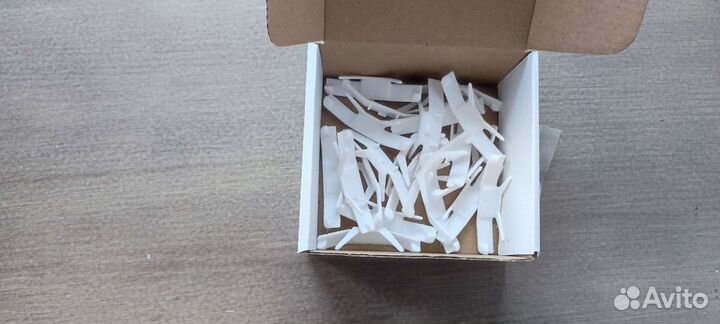 Клипса молдинга лобового стекла Subaru