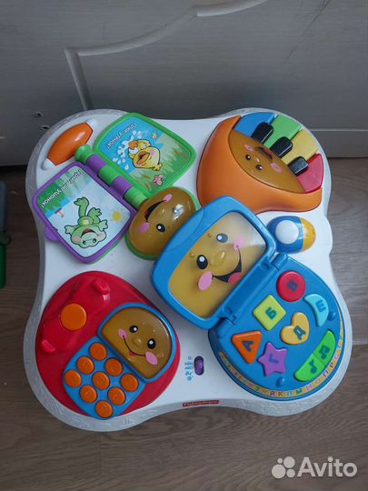 Развивающий столик fisher price
