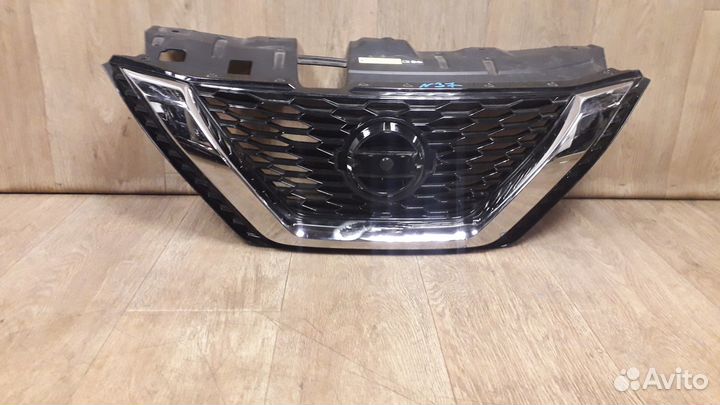 Решетка радиатора (камера) №140 Nissan Qashqai J11