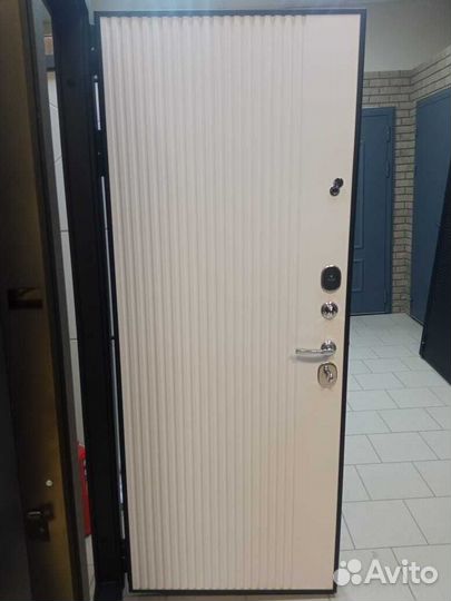 Дверь входная 