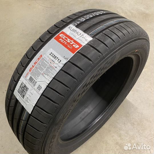 Kumho Ecsta PS71 245/45 R19 102Y