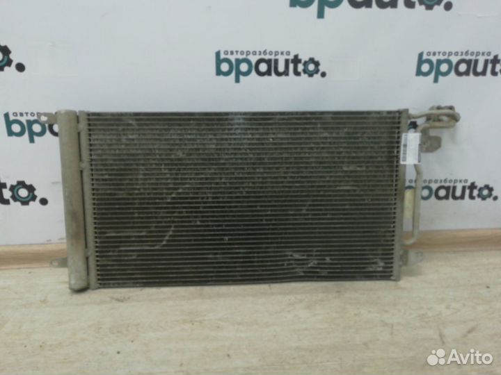 Радиатор кондиционера 6R0 820 411 H Skoda