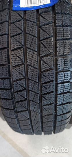 Compasal Ice Master 215/45 R17