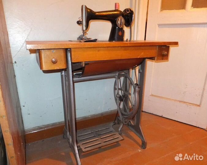 Машинка швейная ножная пмз