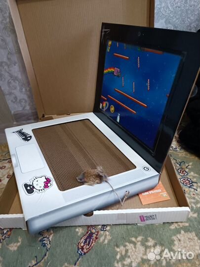 Когтеточка новая с игрушкой