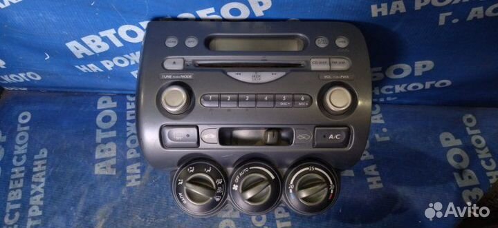 Штатная магнитола Honda Fit хэтчбек L13A 2003