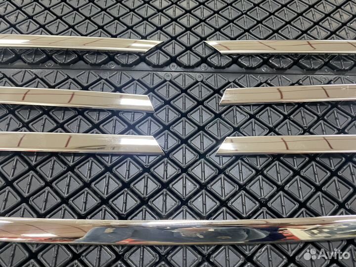 Накладки на решетку радиатора Mercedes w639