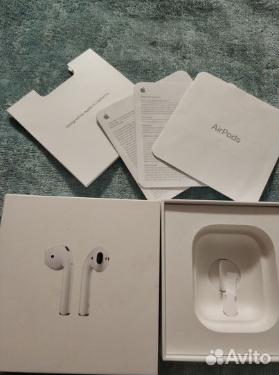 Коробка от AirPods и инструкции от хол-ка СССР