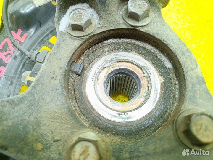 Ступица передняя левая Toyota Alphard/Vellfire