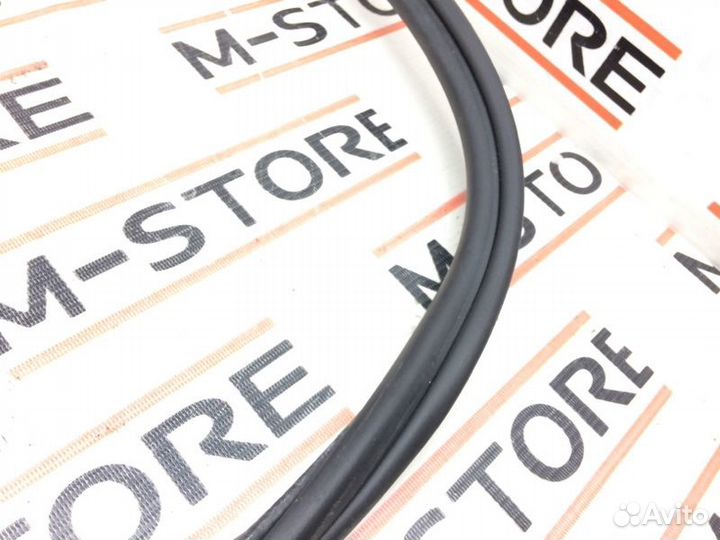 Уплотнитель двери передний правый Audi Q5 8R cdnc