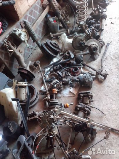 Запчасти на ваз 2110 2112 бу