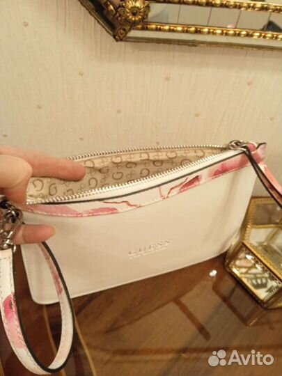 Косметичка Guess