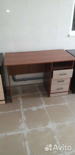 Письменный стол