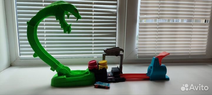 Hot wheels Сити Атака ядовитой змеи