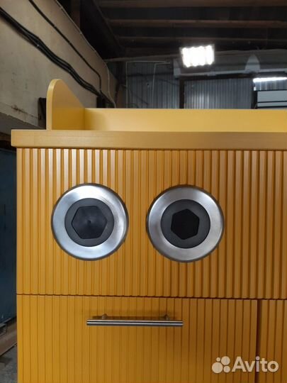 Диспенсер для бумажных стаканчиков