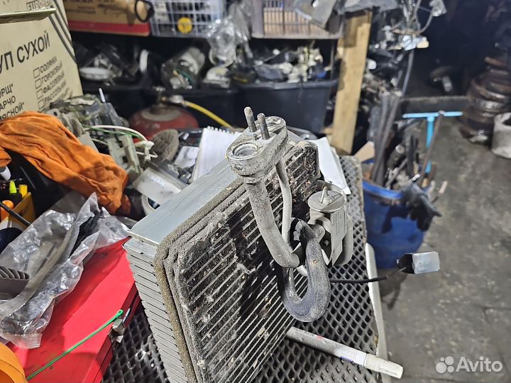 Радиатор кондиционера Kia Shuma