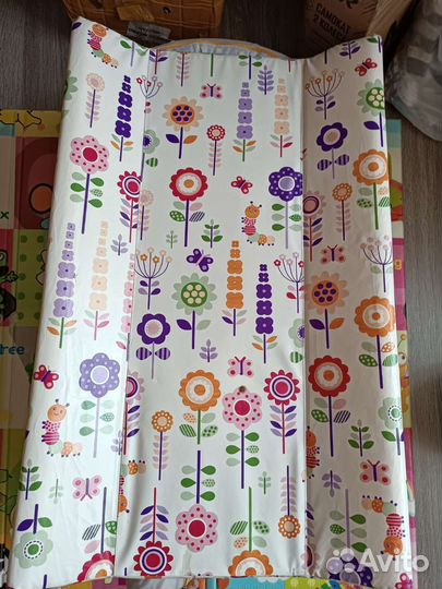 Пеленальная доска на кроватку