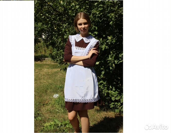 Новые школьные фартуки и платья