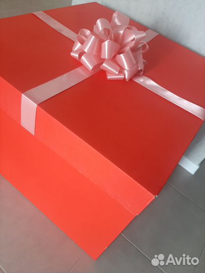 Подарочная коробка большая