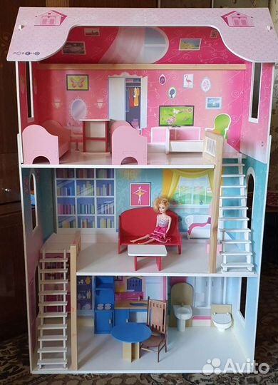 Кукольный домик с мебелью