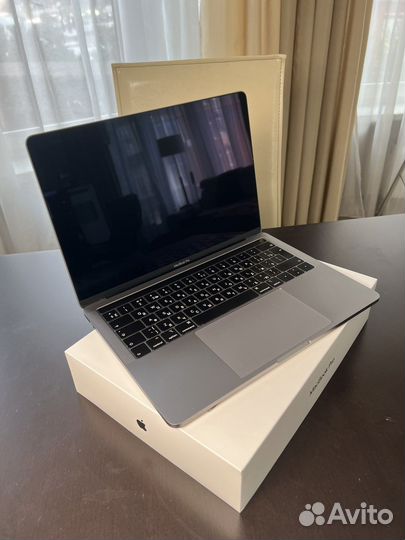Apple MacBook Pro 13 2018 i7-2.7/16/512 Touch bar