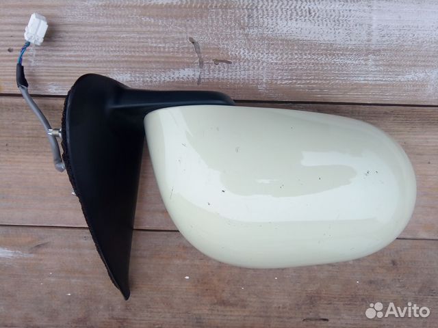 Продам зеркало правое на Nissan March, Micra K12