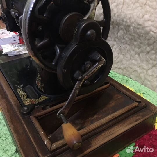 Швейная машина Singer