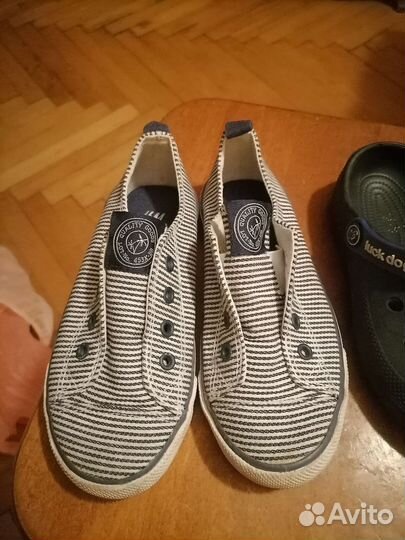 Вещи на 4 года. Кеды, шлепки, рубашки, джинсы