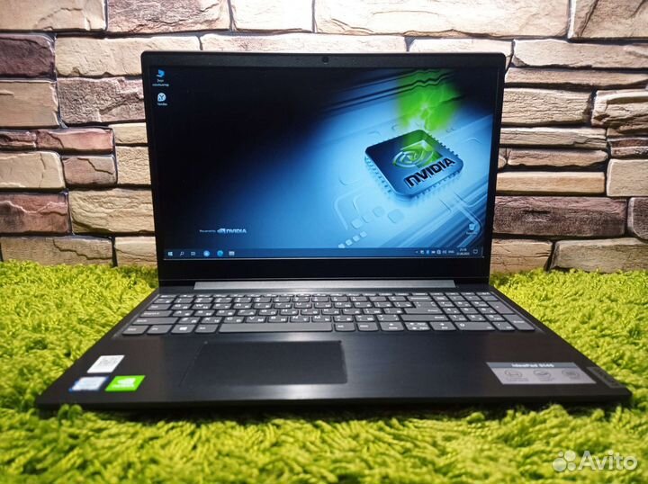 Игровой Lenovo Core i3-7020 8Gb SSD GeForce MX110
