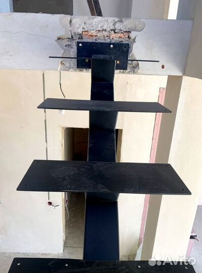 Поворотная лестница