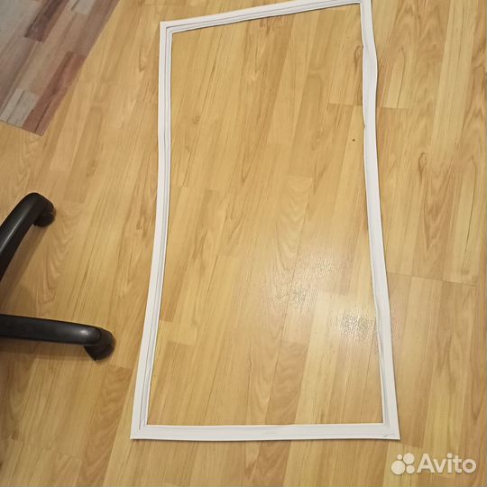 Уплотнитель двери холодильника размер 109.3х57.1