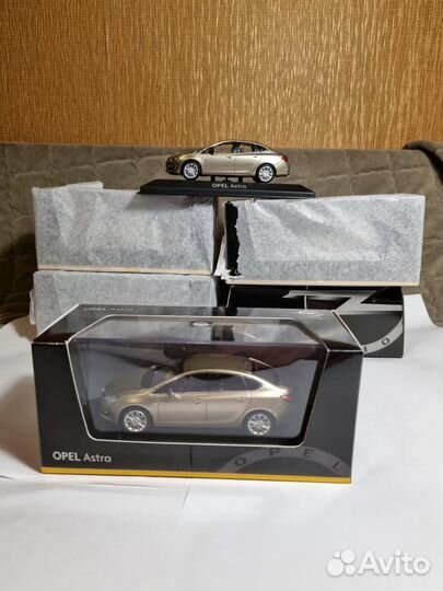 Коллекционная моделька машины Opel Astra. 1/43