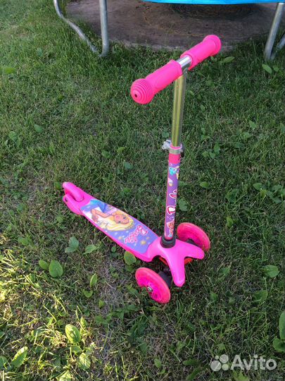 Самокат со светящимися колесами