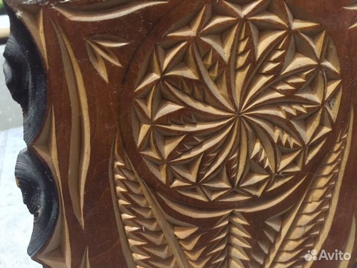 Хлебница ручная резьба