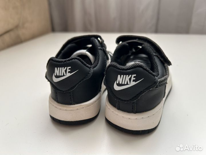 Кроссовки Nike