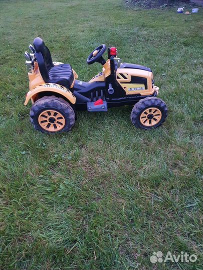 Детский трактор на аккумуляторе