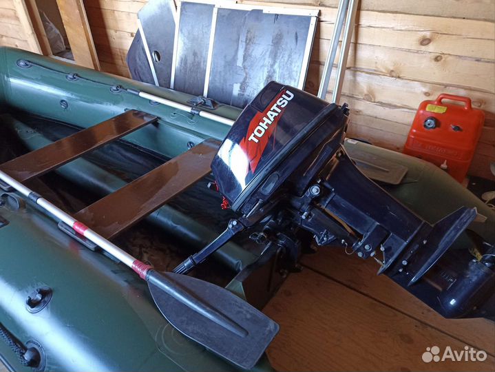 Лодка с мотором