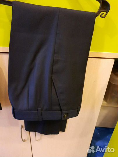 Новый костюм-тройка школьный на мальчика р.128
