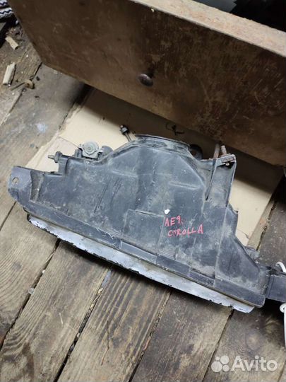 Фары на Toyota Corolla AE90