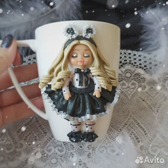 Кружки с куколками из полимерной глины